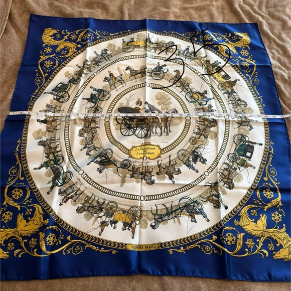 Hermes Vintage Rare Authentic La Promenade De Longchamps 100% Silk Scarf - Picture 4 of 9